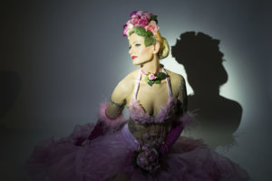 Rose Rainbow Burlesque Tänzerin Burlesque Show buchen